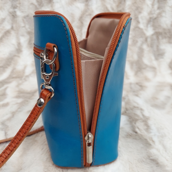 Florence 6" x 6" x 3" Leather Crossbody Bag - Picture 7 of 10